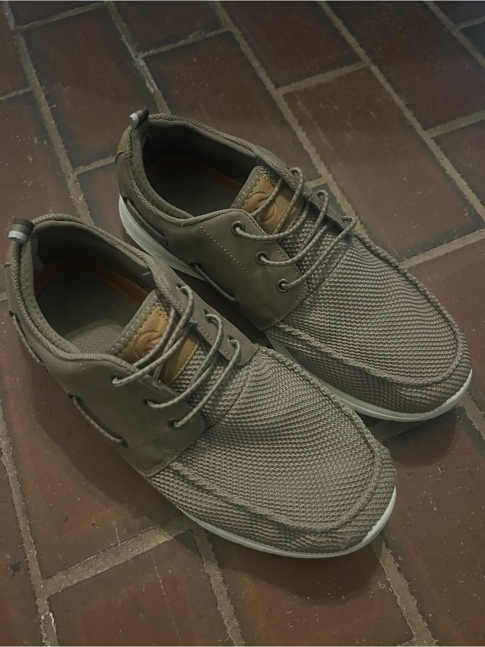 Men's Casual Lace-Up Sneakers in Grey/Olive Brown